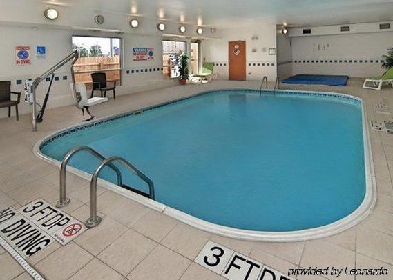 Hotel Comfort & - Cedar Falls 3*